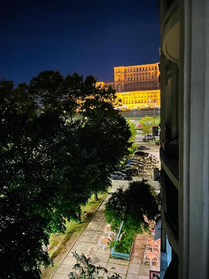 Chic Apartment Piata Constitutiei - View From The Balcony To The Palace Of Parliament Bucarest Exterior foto
